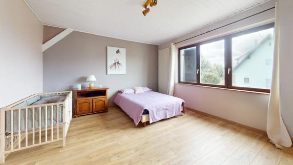 Maison lumineuse avec volume sur 7,18 ares