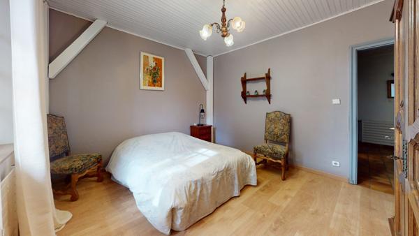 Maison lumineuse avec volume sur 7,18 ares