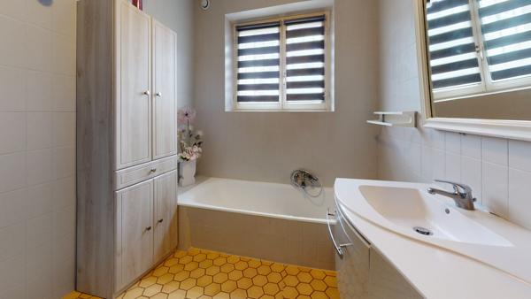 Maison lumineuse avec volume sur 7,18 ares
