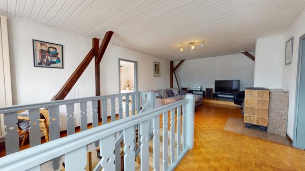 Maison lumineuse avec volume sur 7,18 ares
