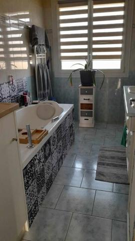 À vendre - Maison individuelle, 6 pièces située à Changé (72560)