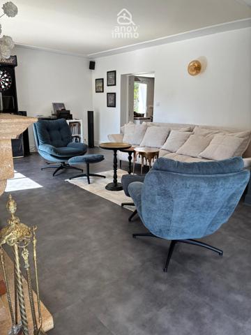 Maison
                                                                                                                                                                                                                                                                                                                        8 pièce(s)                                                                                                                                                                                                          6 chambre(s)                                                                                                                                                                                                          223.54  m²