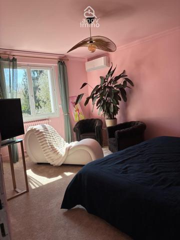 Maison
                                                                                                                                                                                                                                                                                                                        8 pièce(s)                                                                                                                                                                                                          6 chambre(s)                                                                                                                                                                                                          223.54  m²