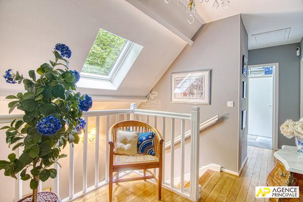 Versailles Saint-Louis Maison 7 pièces 271 m² au sol sur parcelle d'environ 600 m² avec sous-sol total et garage 4 véhicules €2 060 000 ** - Référence 25869