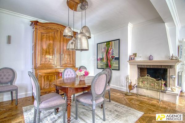 Versailles Saint-Louis Maison 7 pièces 271 m² au sol sur parcelle d'environ 600 m² avec sous-sol total et garage 4 véhicules €2 060 000 ** - Référence 25869