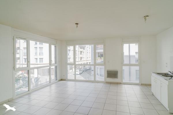 Appartement à vendre |                                       Villeurbanne |                                        3 pièces  |  61 m²