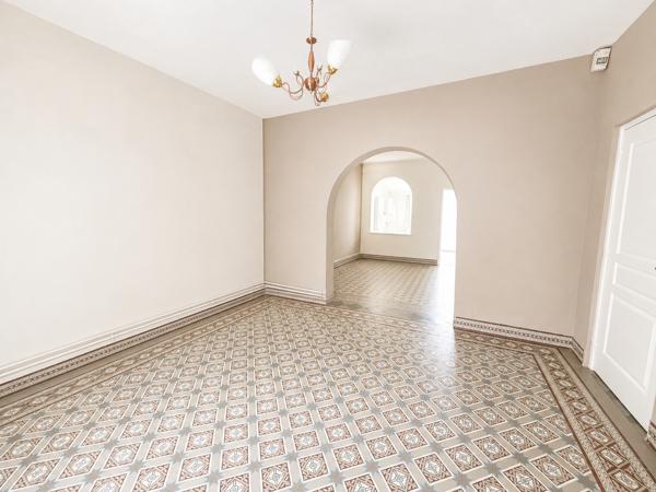 Maison
         5 pièces
        - 158 m² 313 000 € *