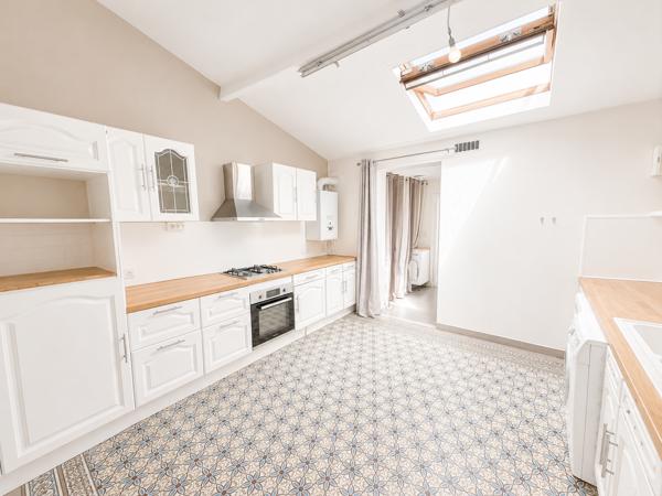 Maison
         5 pièces
        - 158 m² 313 000 € *