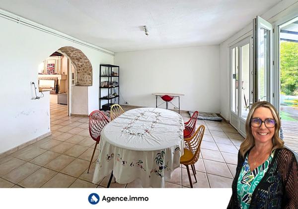 À vendre - Maison de campagne, 8 pièces situé à Saint-Bonnet-sur-Gironde (17150)