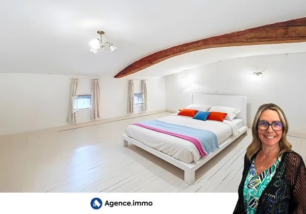 À vendre - Maison de campagne, 8 pièces situé à Saint-Bonnet-sur-Gironde (17150)