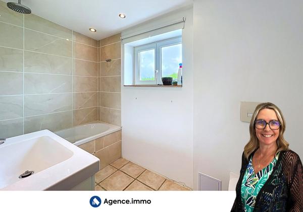 À vendre - Maison de campagne, 8 pièces situé à Saint-Bonnet-sur-Gironde (17150)