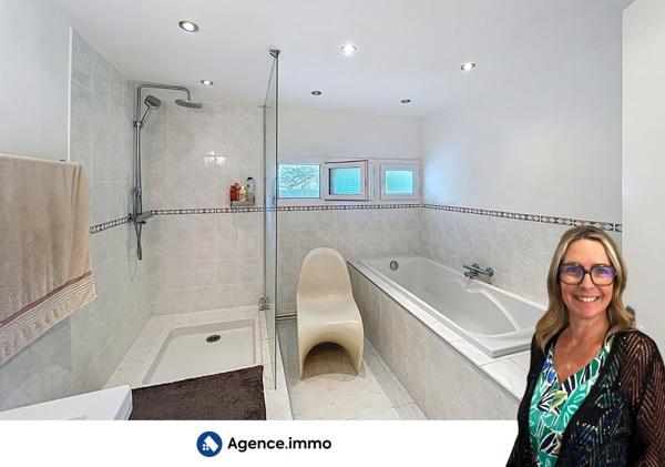 À vendre - Maison de campagne, 8 pièces situé à Saint-Bonnet-sur-Gironde (17150)