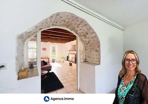 À vendre - Maison de campagne, 8 pièces situé à Saint-Bonnet-sur-Gironde (17150)