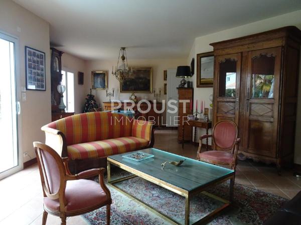 En exclusivité aiffres beau pavillon de 132 m² sur un terrain de 745 m² à 4 minutes (en voiture) de toutes commodités