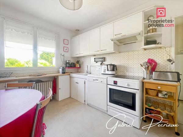 Maison 4 chambres avec magnifique jardin fleuri