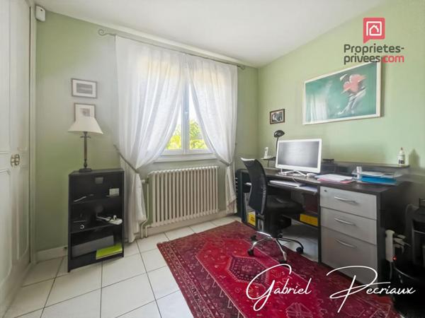 Maison 4 chambres avec magnifique jardin fleuri