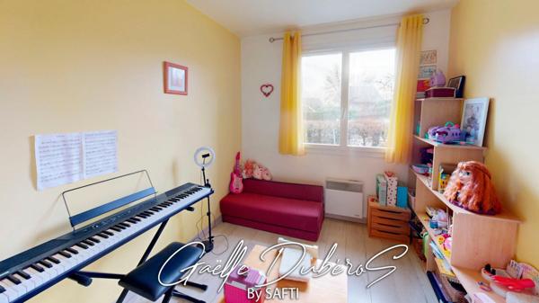 Belle maison sur vaste sous sol/6 chambres***Pré visite 3D disponible sur demande***