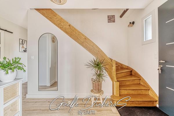 Belle maison sur vaste sous sol/6 chambres***Pré visite 3D disponible sur demande***