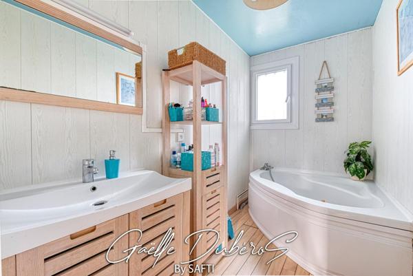 Belle maison sur vaste sous sol/6 chambres***Pré visite 3D disponible sur demande***