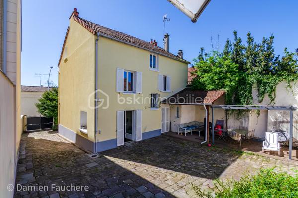 Maison de 245 m²