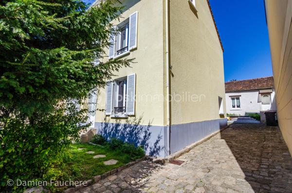 Maison de 245 m²