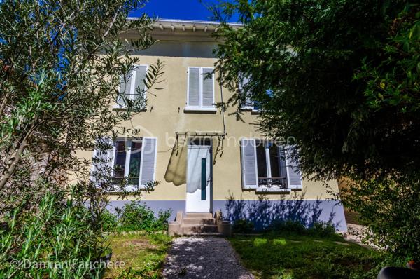 Maison de 245 m²