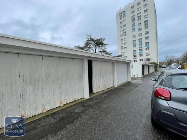 Parking à louer 15.51m² Lorient (56100)