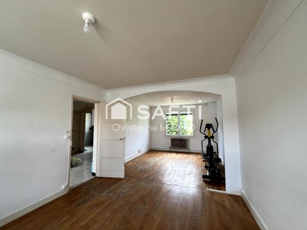 Dans le centre de DANGE SAINT ROMAIN