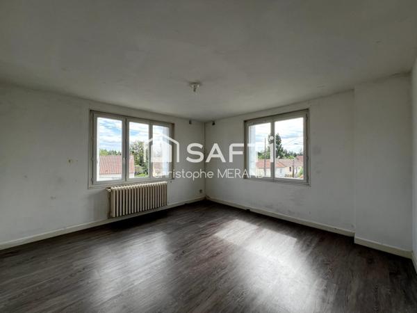 Dans le centre de DANGE SAINT ROMAIN