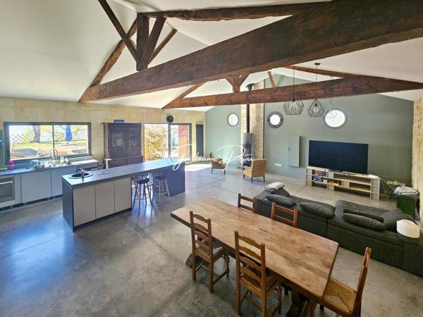 Maison à vendre 8 pièces de 242 m²