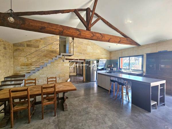 Maison à vendre 8 pièces de 242 m²