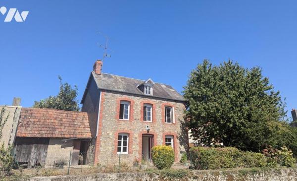 À VENDRE – MAISON EN PIERRE AU CŒUR DE PERCY-EN-NORMANDIE (50410)