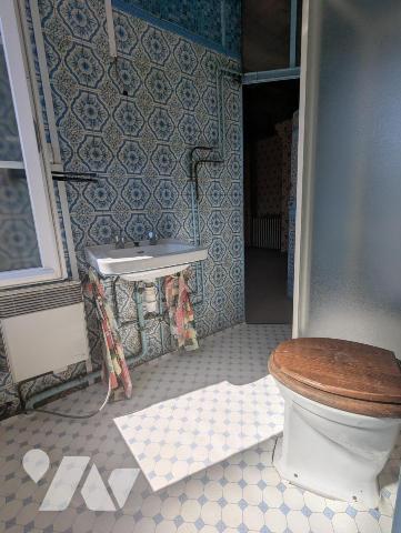 À VENDRE – MAISON EN PIERRE AU CŒUR DE PERCY-EN-NORMANDIE (50410)