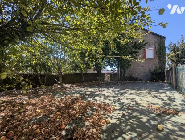 À VENDRE – MAISON EN PIERRE AU CŒUR DE PERCY-EN-NORMANDIE (50410)