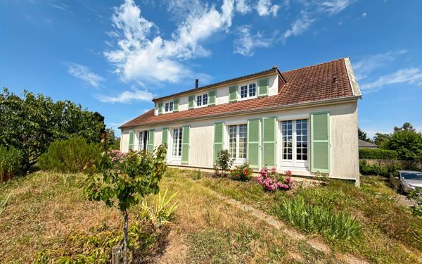 Maison à vendre    5 pièces • 210 m2 Saint-Jean-le-Blanc