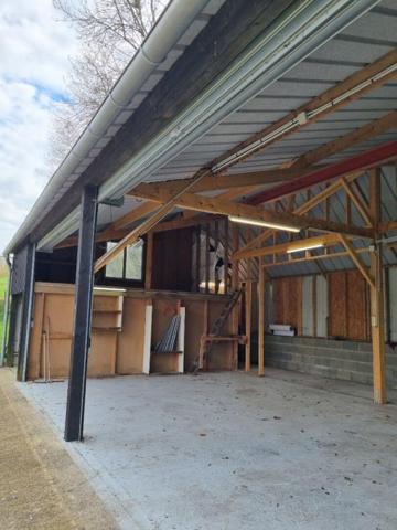 MAISON ANCIENNE A RENOVER DANS UN CADRE BUCOLIQUE