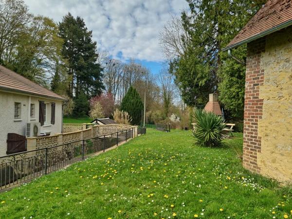 MAISON ANCIENNE A RENOVER DANS UN CADRE BUCOLIQUE