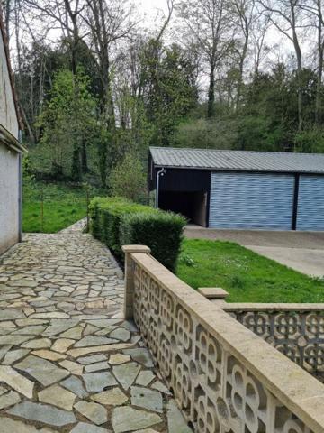 MAISON ANCIENNE A RENOVER DANS UN CADRE BUCOLIQUE