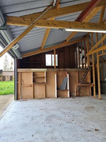 MAISON ANCIENNE A RENOVER DANS UN CADRE BUCOLIQUE