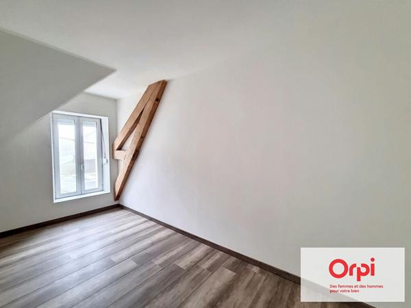 Maison à louer    3 pièces • 86,52 m2    Louroux-de-Bouble