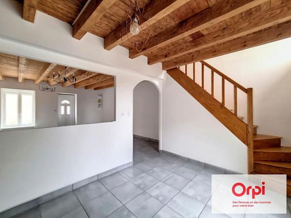 Maison à louer    3 pièces • 86,52 m2    Louroux-de-Bouble