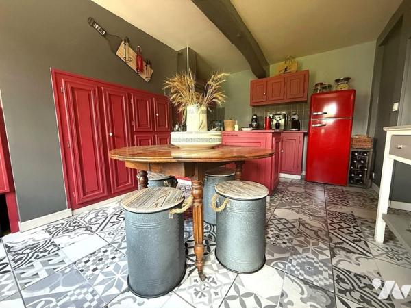 A 10 MN D'YVETOT, maison mitoyenne d'1côté de plain pied d'~51m² sur un terrain d'~460m², 1chambre.