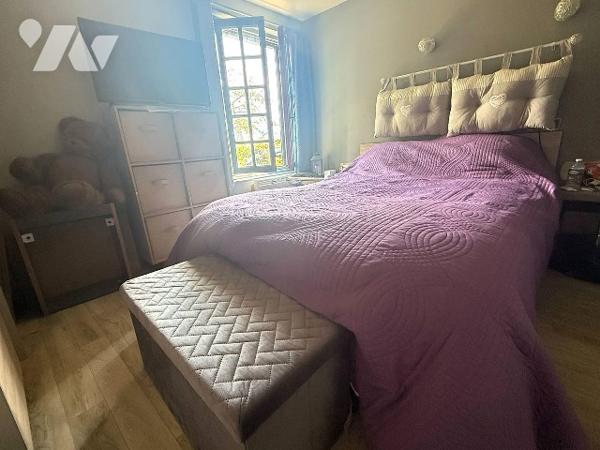 A 10 MN D'YVETOT, maison mitoyenne d'1côté de plain pied d'~51m² sur un terrain d'~460m², 1chambre.