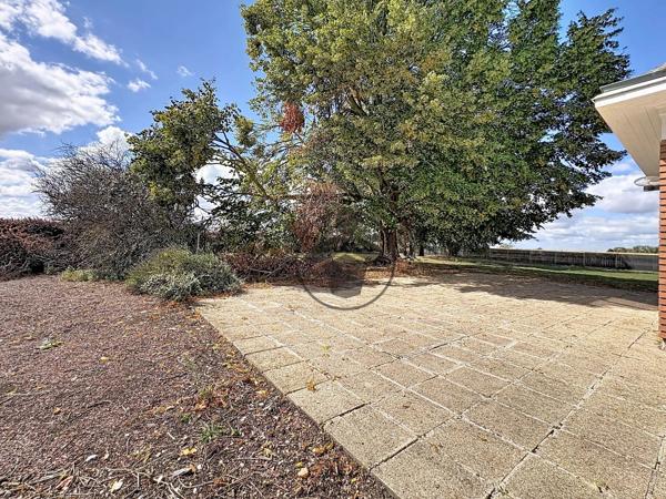 Location                                                      Maison
                        
                     8 pièces                      227 m2                     à Gricourt