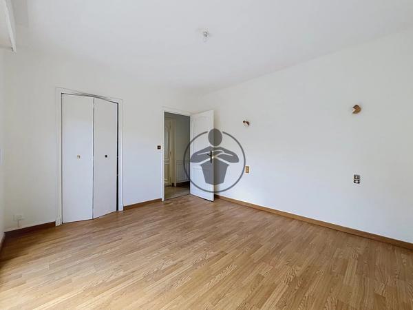 Location                                                      Maison
                        
                     8 pièces                      227 m2                     à Gricourt