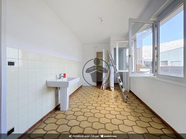 Location                                                      Maison
                        
                     8 pièces                      227 m2                     à Gricourt
