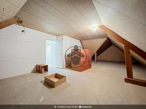 Location                                                      Maison
                        
                     8 pièces                      227 m2                     à Gricourt