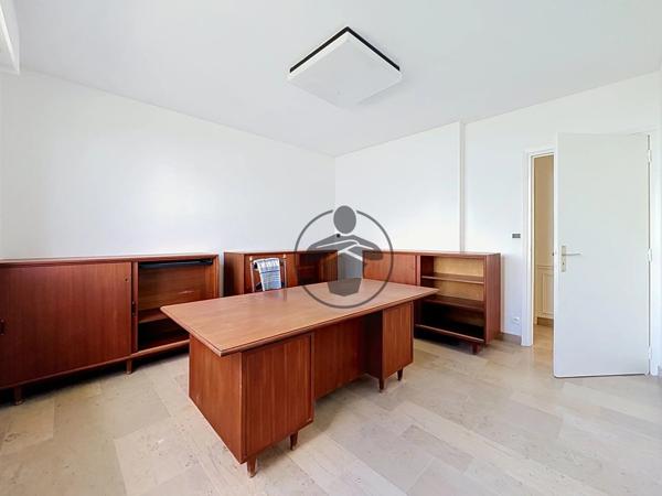 Location                                                      Maison
                        
                     8 pièces                      227 m2                     à Gricourt