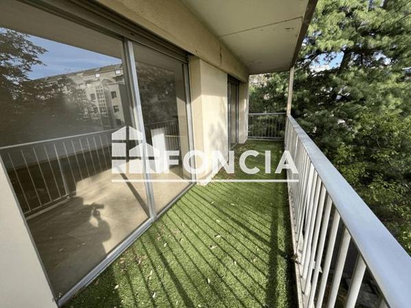 Location Appartement 3 pièces 81 m² - 3 BIS RUE BUFFON Valence 26000