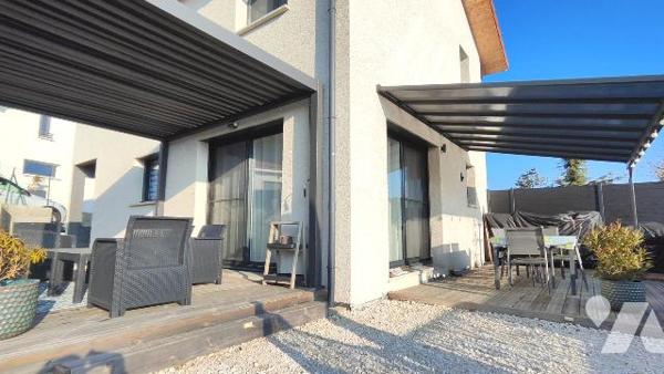 MAISON RECENTE AVEC VUE